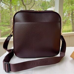 Louis Vuitton Taiga Tura Leather Bag